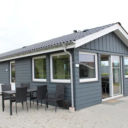 Jannik - 300m From The Sea By Interhome